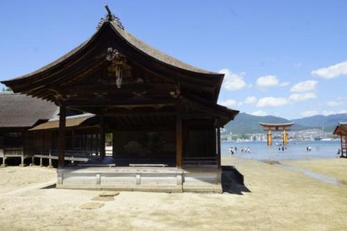 fj- Santuario di Itsukushima, isola di Miyajima (Hiroshima) 