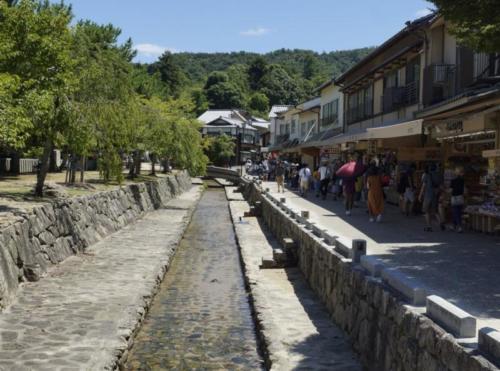 fo- Santuario di Itsukushima, isola di Miyajima (Hiroshima) 